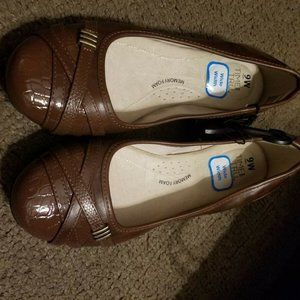 Time and Tru women's shoes (Size 9W)